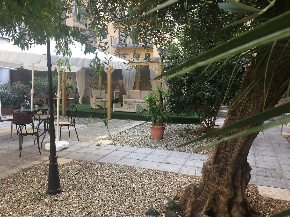 B&B Liberty 900 Catania 3*,